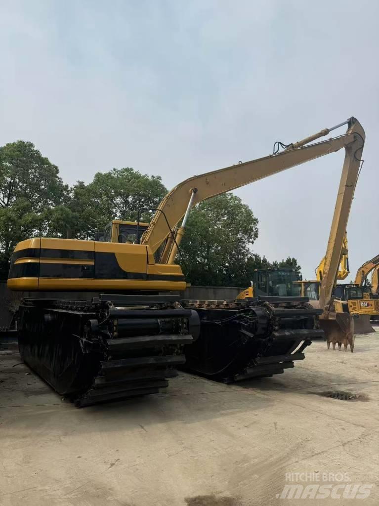 CAT 320B Экскаваторы-амфибии
