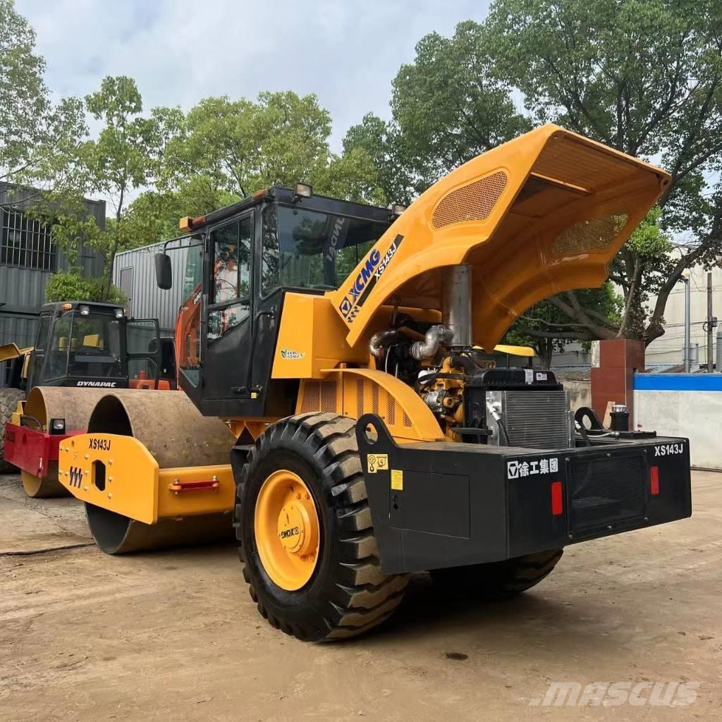 XCMG XS143J Грунтовые катки