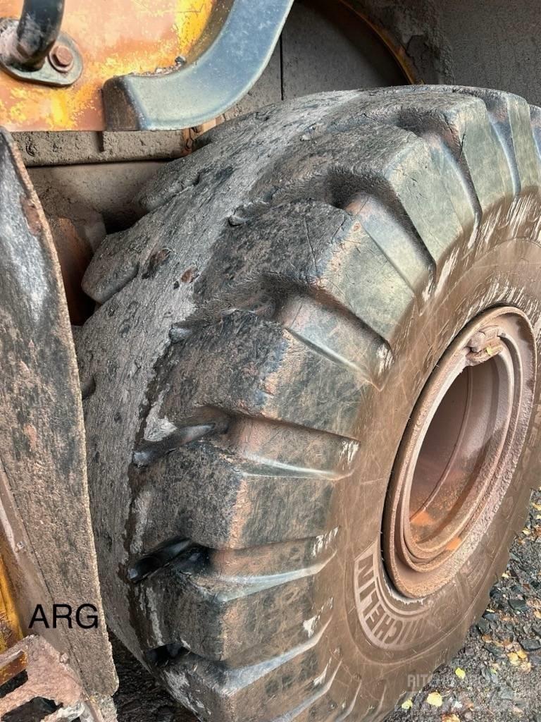 CAT 972MXE Фронтальные погрузчики