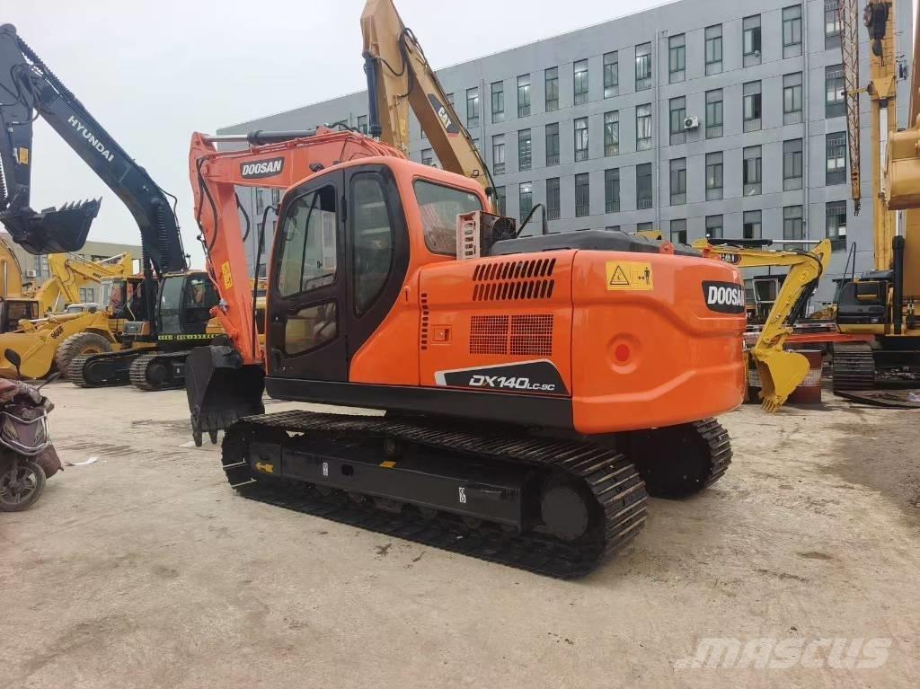 Doosan DX 140 Гусеничные экскаваторы