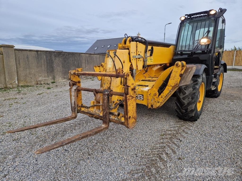 JCB 535-140 Телескопические погрузчики