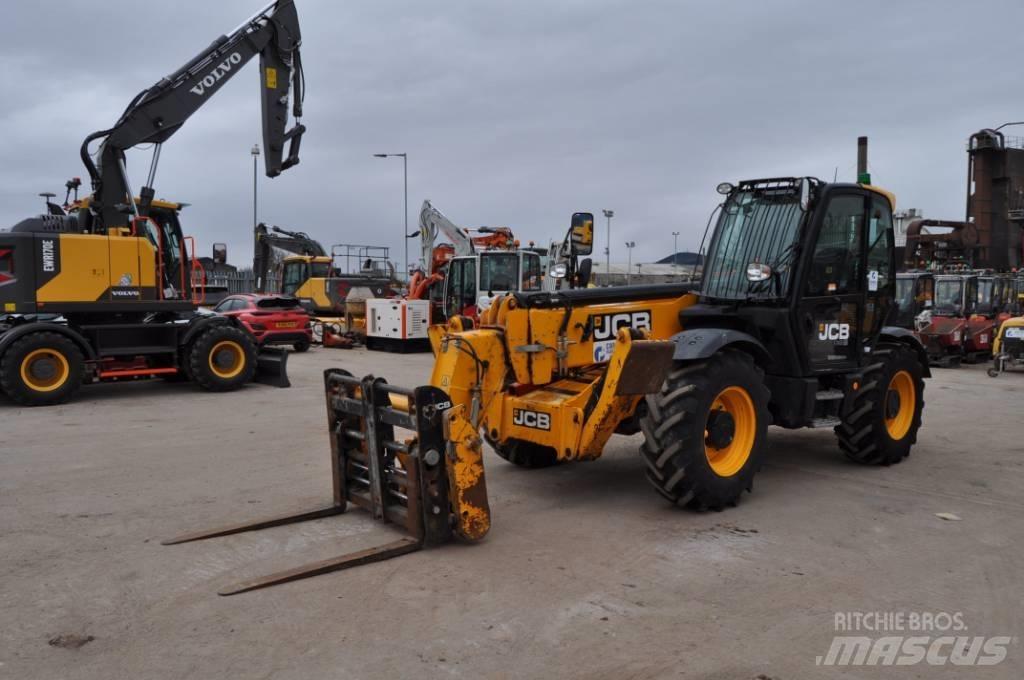 JCB 540-140 Телескопические погрузчики