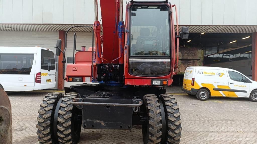 Fiat-Hitachi EX135W Колёсные экскаваторы