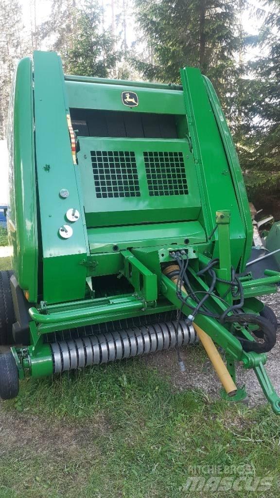 John Deere 854 Рулонные пресс-подборщики