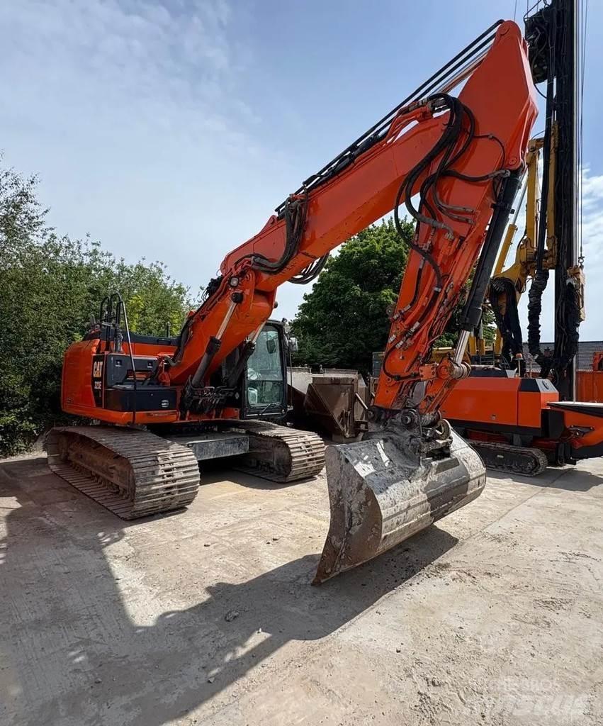 CAT 323E Гусеничные экскаваторы