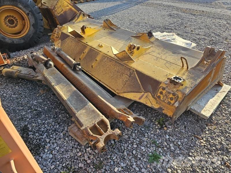 Komatsu D 65 WX-17 Гусеничные бульдозеры