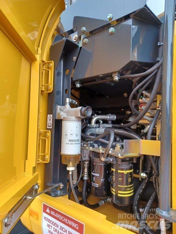 Komatsu PW158-11E0 Колёсные экскаваторы