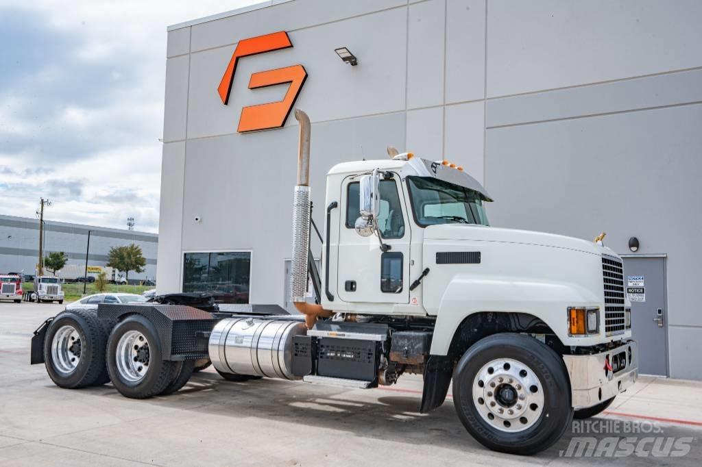 Mack Pinnacle 64T Седельные тягачи