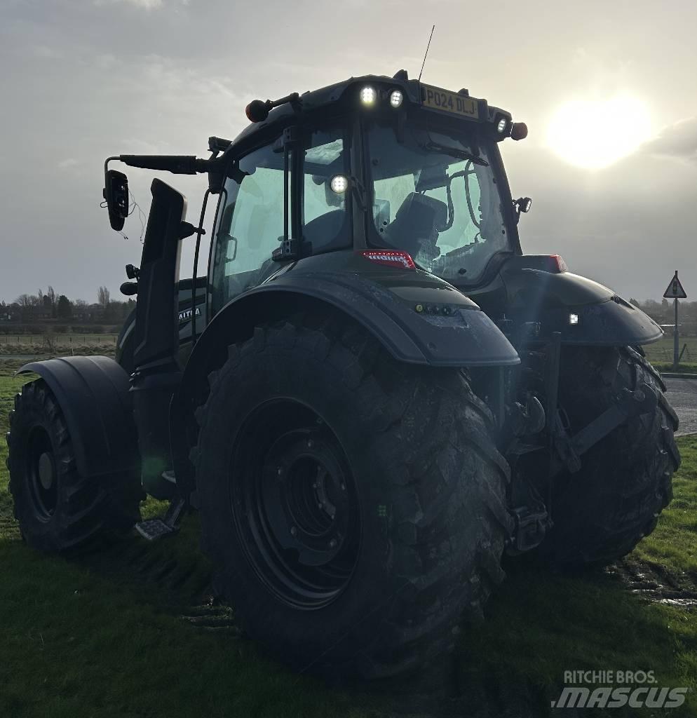 Valtra T235 Трактора