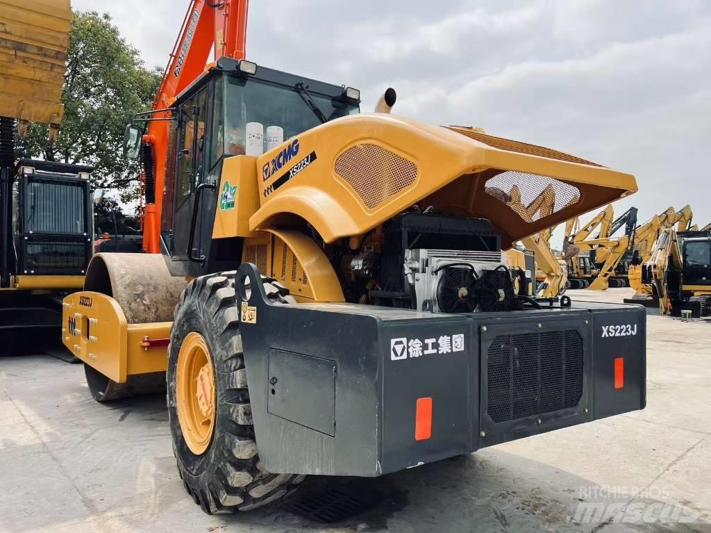 XCMG XS 223 J Грунтовые катки