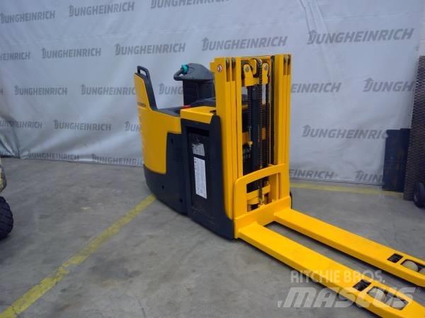 Jungheinrich ERD 220 Самоходные электроштабелёры