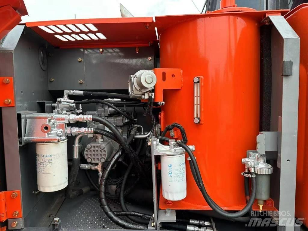 Hitachi ZX 120 Гусеничные экскаваторы
