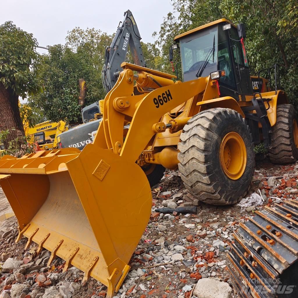 CAT 966G Фронтальные погрузчики
