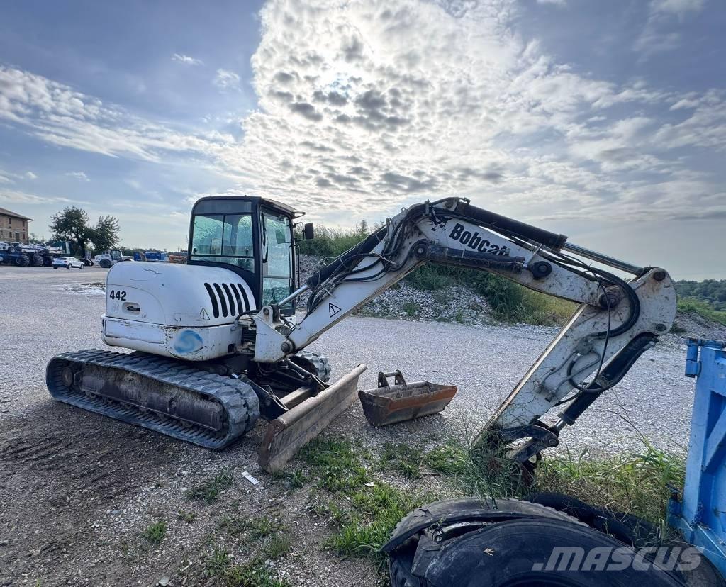 Bobcat 442 B Малые экскаваторы 7т-12т