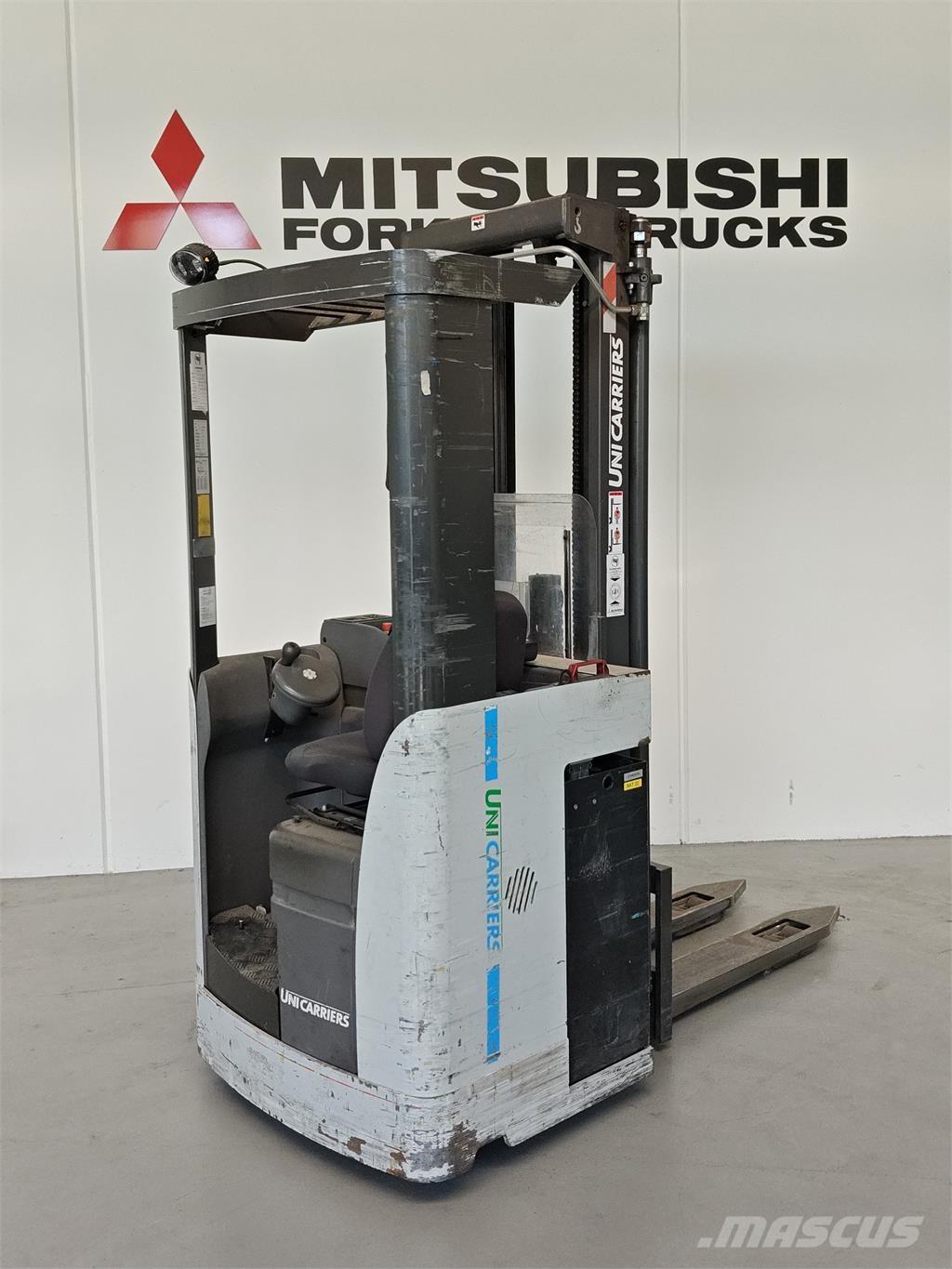 Atlet XSN160E Самоходные электроштабелёры