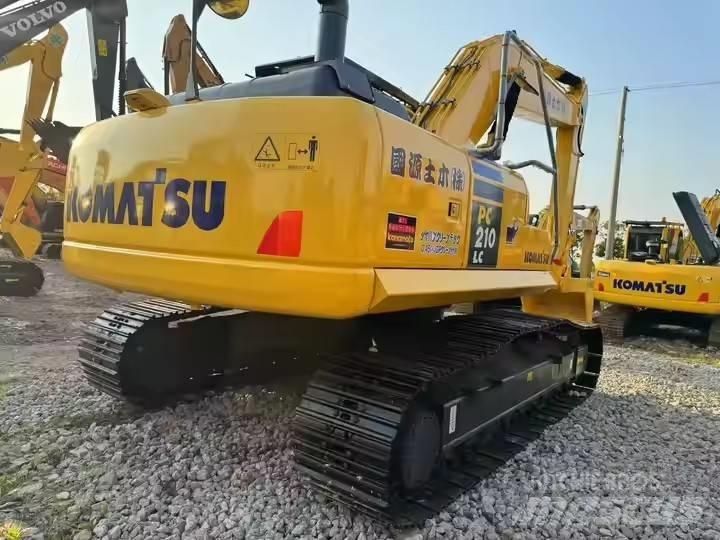 Komatsu PC210LC Гусеничные экскаваторы