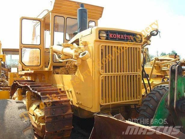 Komatsu d155a-1 Гусеничные бульдозеры