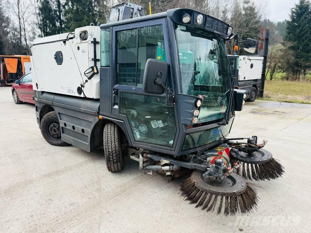 Schmidt Swingo 200 Вакуумные уборочные машины