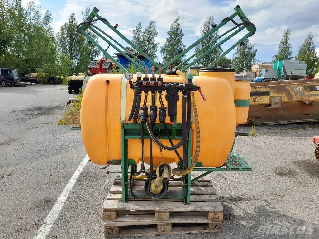 Junkkari 3/700/12 Навесные опрыскиватели