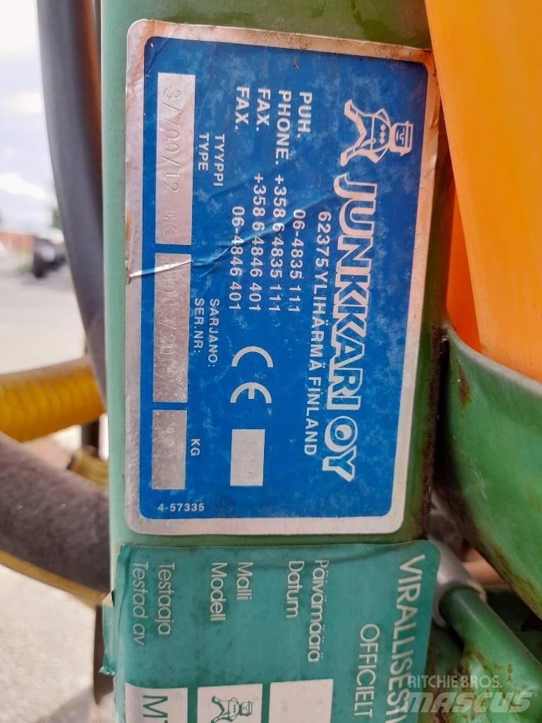 Junkkari 3/700/12 Навесные опрыскиватели