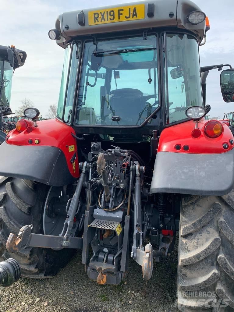 Massey Ferguson 5712 Трактора