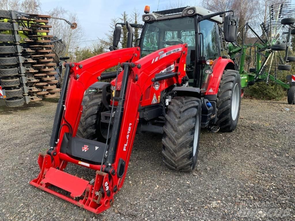 Massey Ferguson 5712 Трактора
