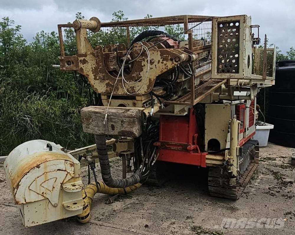 Comacchio MC 405 Гусеничные буровые установки