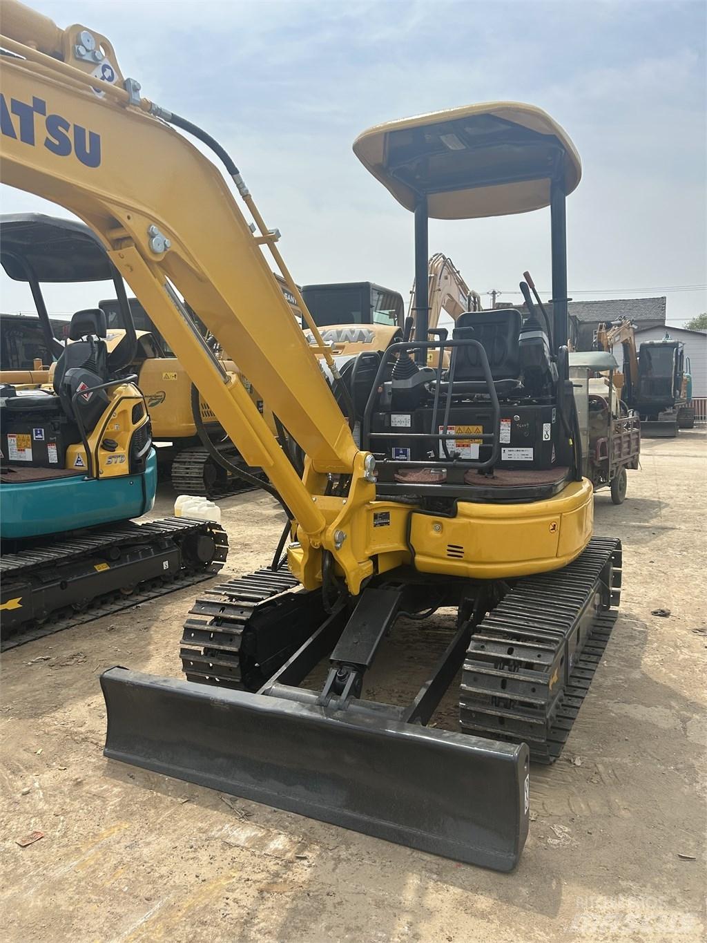 Komatsu PC30 Мини-экскаваторы