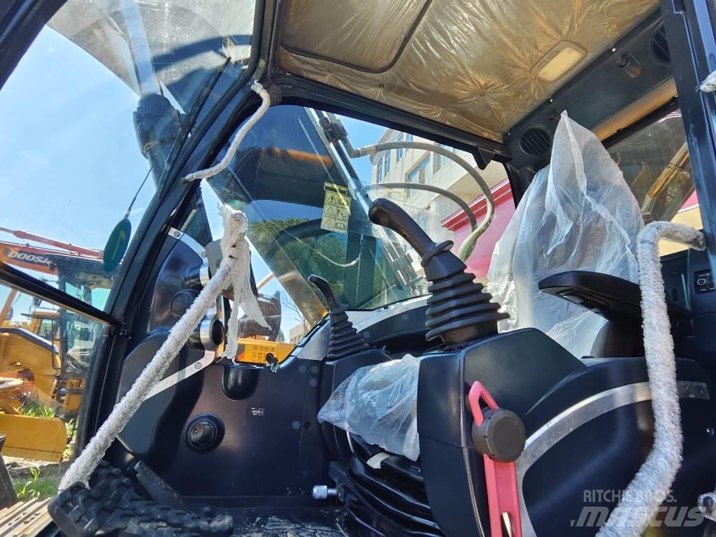 Hyundai Robex 220 LC Гусеничные экскаваторы