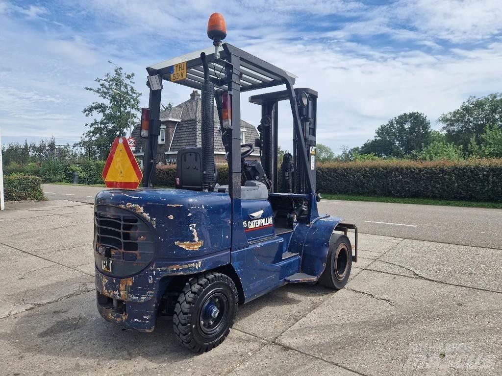 CAT DP25K Дизельные погрузчики