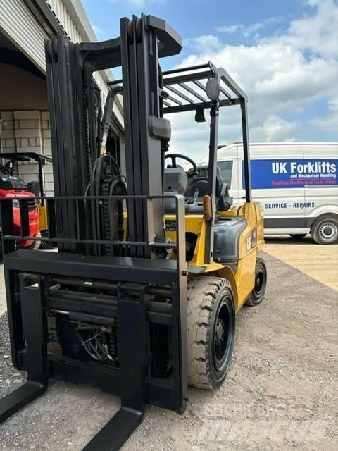 CAT DP 35 N Дизельные погрузчики