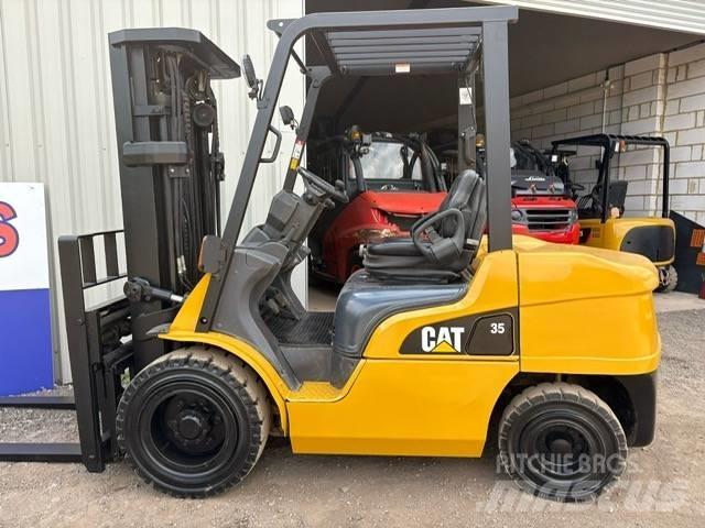 CAT DP 35 N Дизельные погрузчики