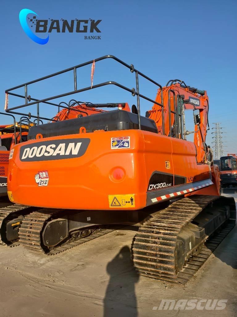 Doosan DX 300 LC Гусеничные экскаваторы