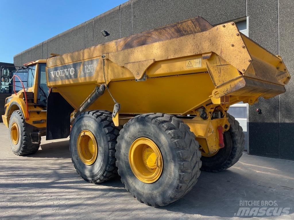 Volvo A25G Шарнирно-сочленённые самосвалы