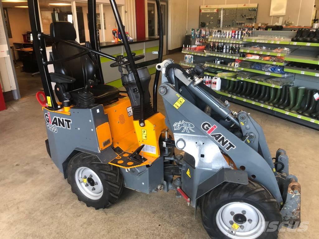 GiANT G 1200 Многофункциональные сельскохозяйственные погрузчики