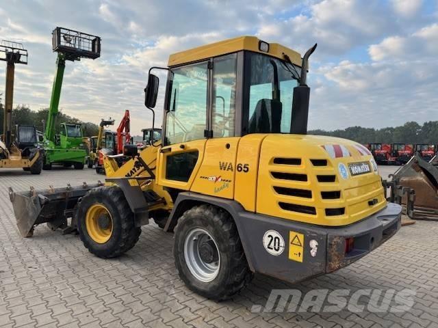 Komatsu WA 65-3 Фронтальные погрузчики