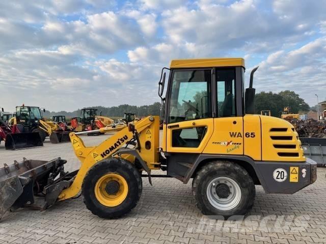 Komatsu WA 65-3 Фронтальные погрузчики