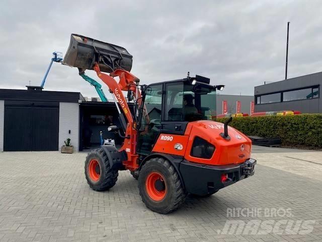 Kubota R 090 Фронтальные погрузчики