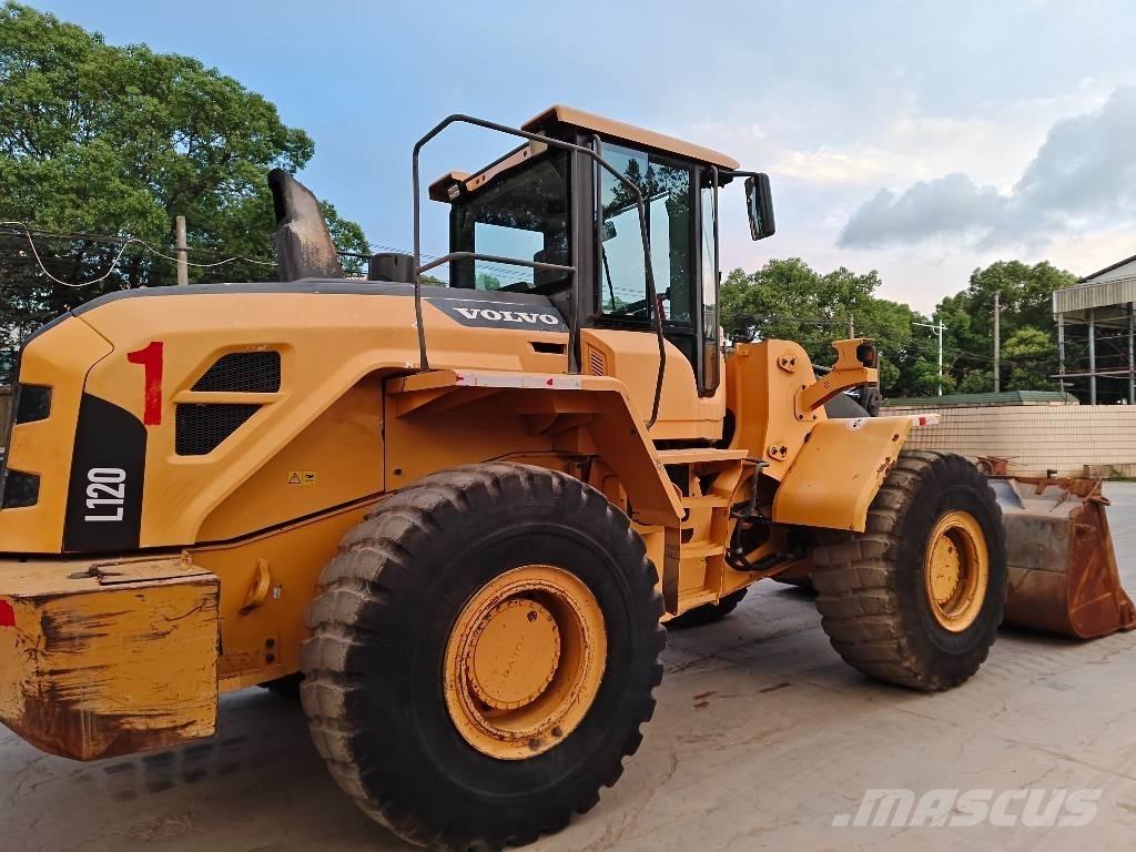 Volvo L 120 Фронтальные погрузчики