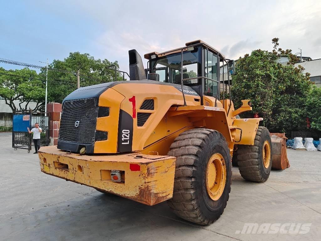Volvo L 120 Фронтальные погрузчики