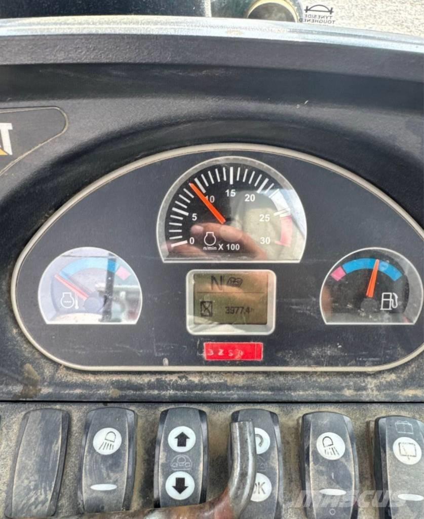CAT 420 F Экскаваторы-погрузчики
