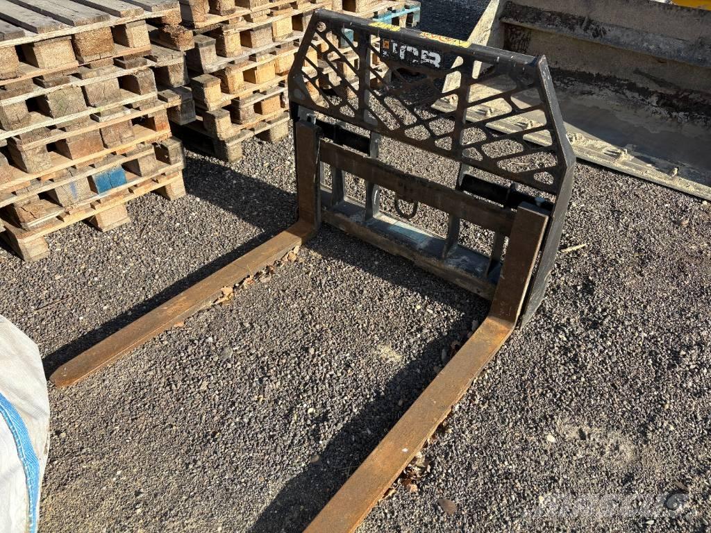 JCB 250 T4 Малые погрузчики