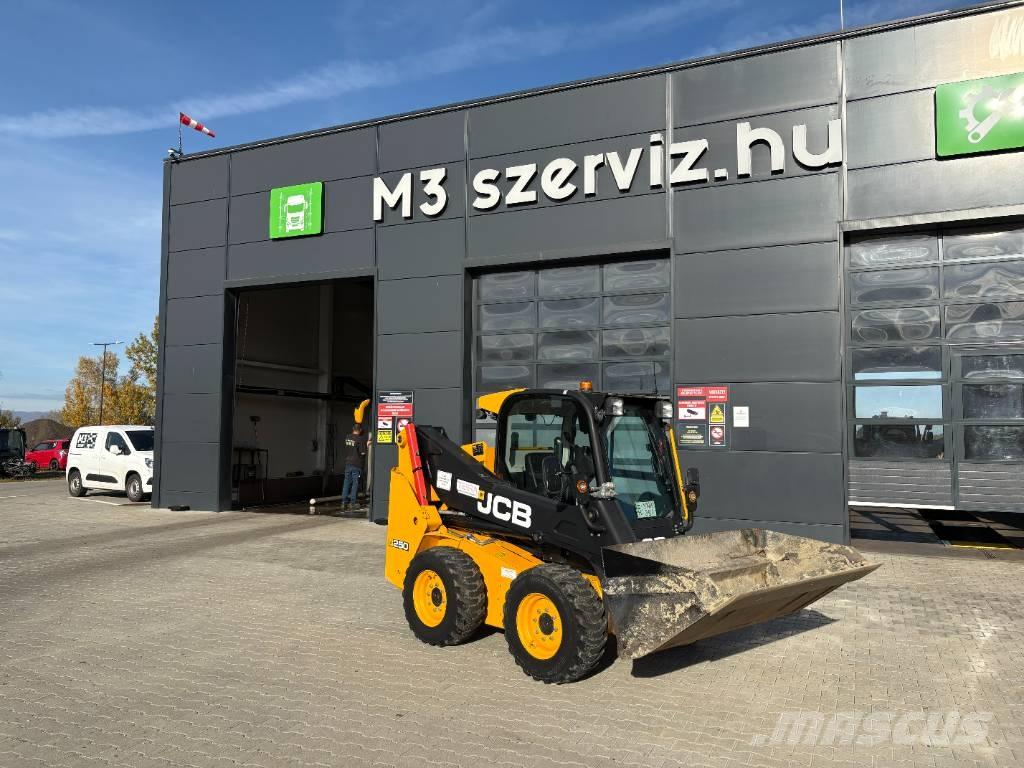 JCB 250 T4 Малые погрузчики
