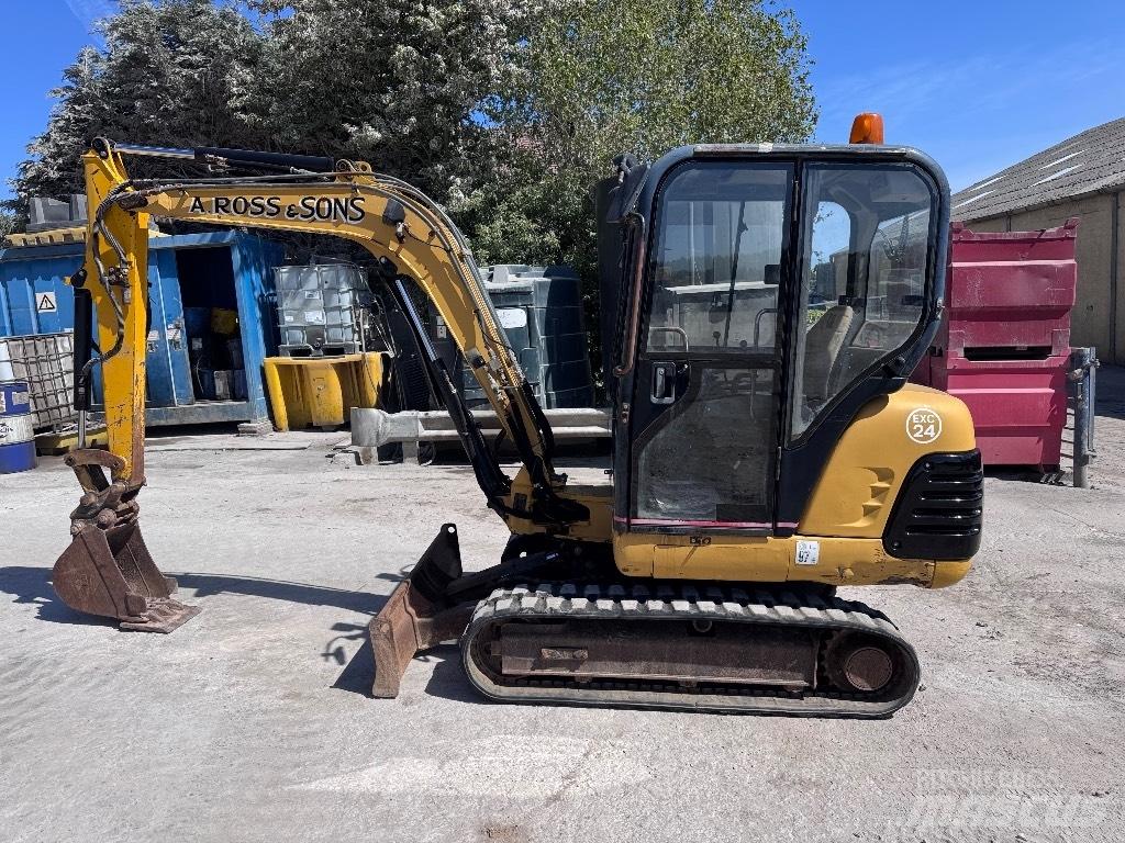CAT 302.5 Мини-экскаваторы