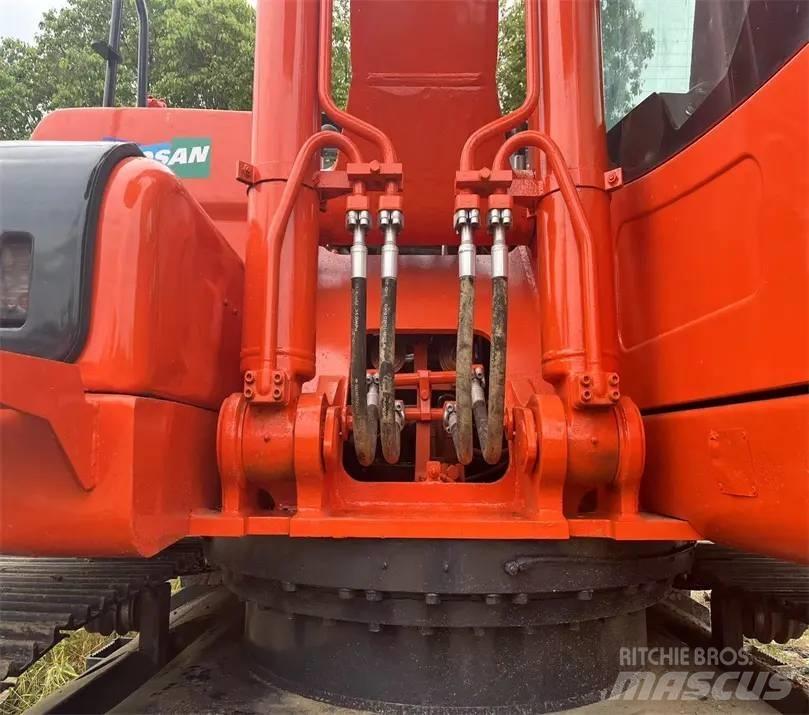 Doosan DX225LC-9C Гусеничные экскаваторы
