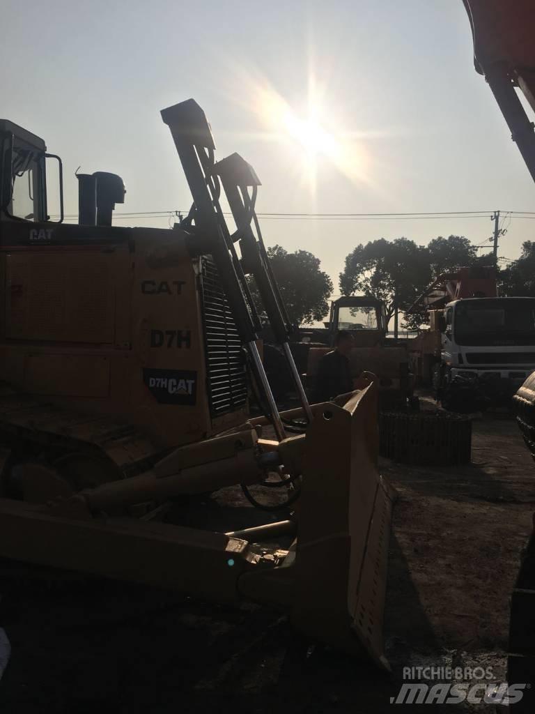CAT D7H Гусеничные бульдозеры