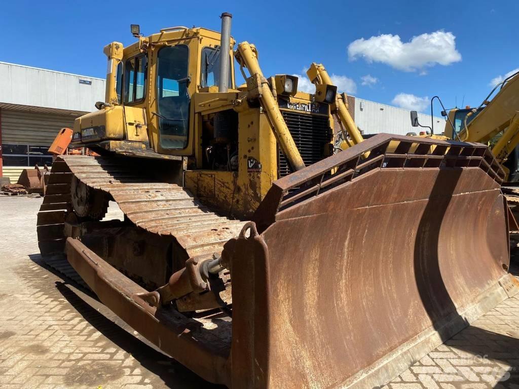 CAT D 6 H Гусеничные бульдозеры