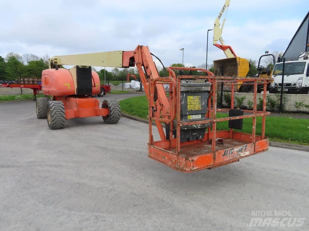 JLG 800 AJ Коленчатые подъемники