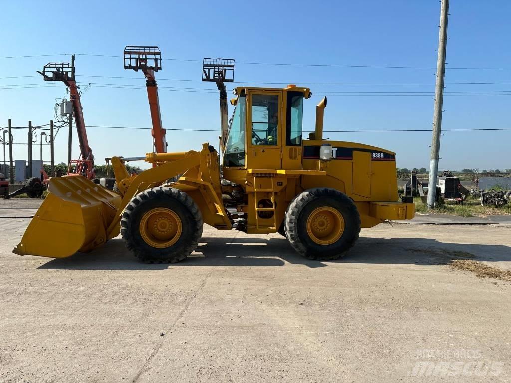 CAT 938G Фронтальные погрузчики
