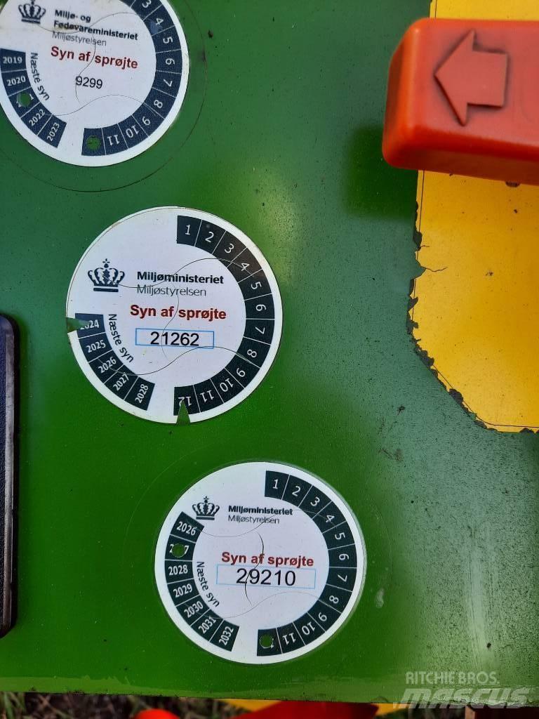 Amazone UG 3000 Nova Прицепные опрыскиватели